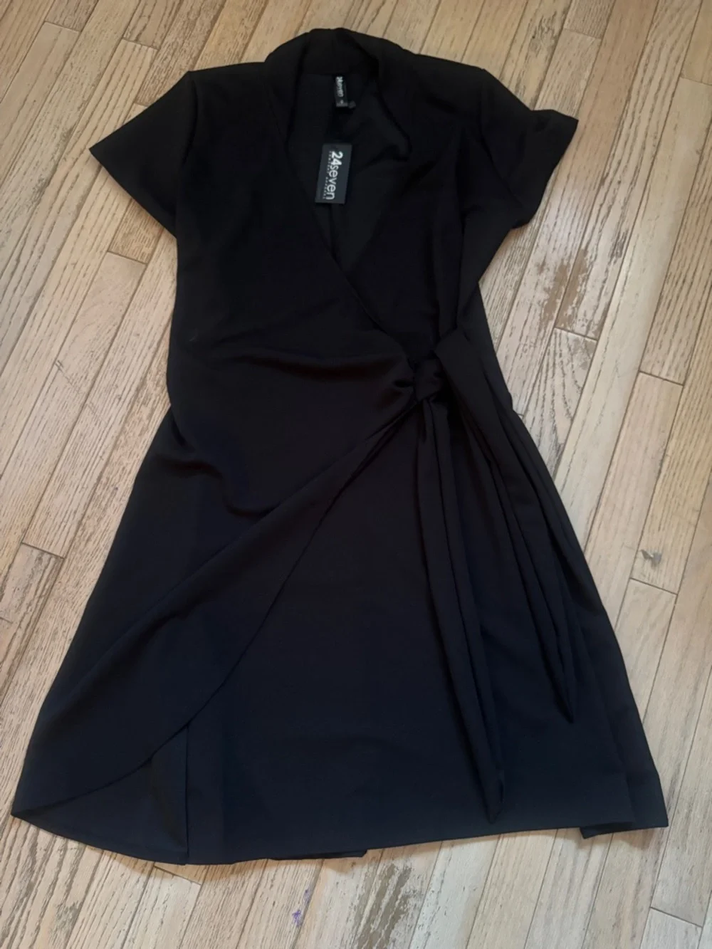NWT Black Mock Wrap Dress 1X V-Neck Cap Sleeve Travel - Picture 2 of 12